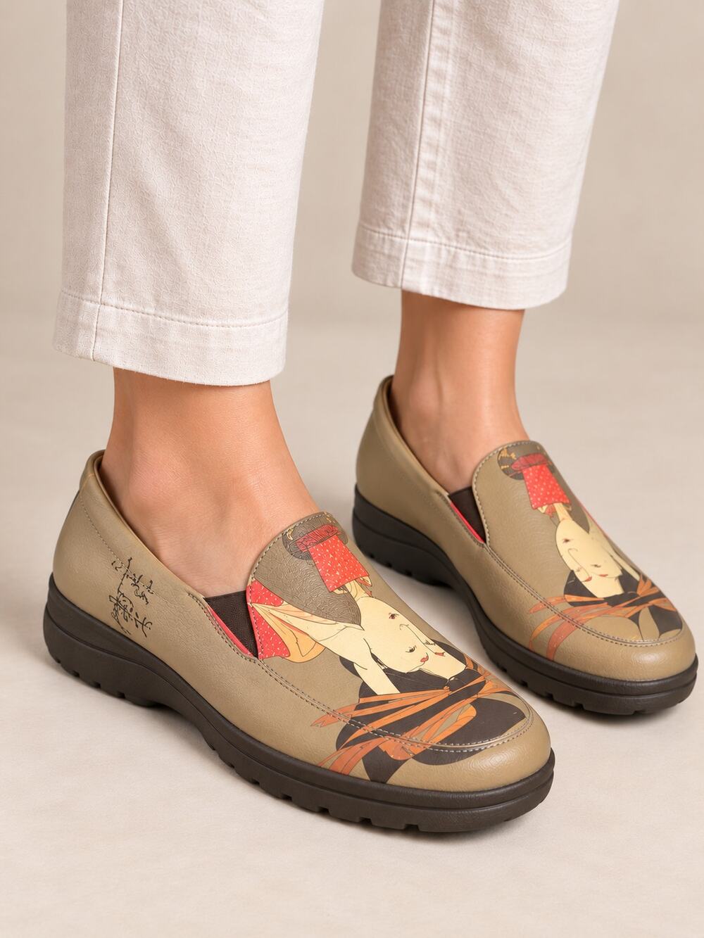 Icon Geisha Slip On Loafers Womens 7 Beige Tan Japanese Art Leather Made in USA